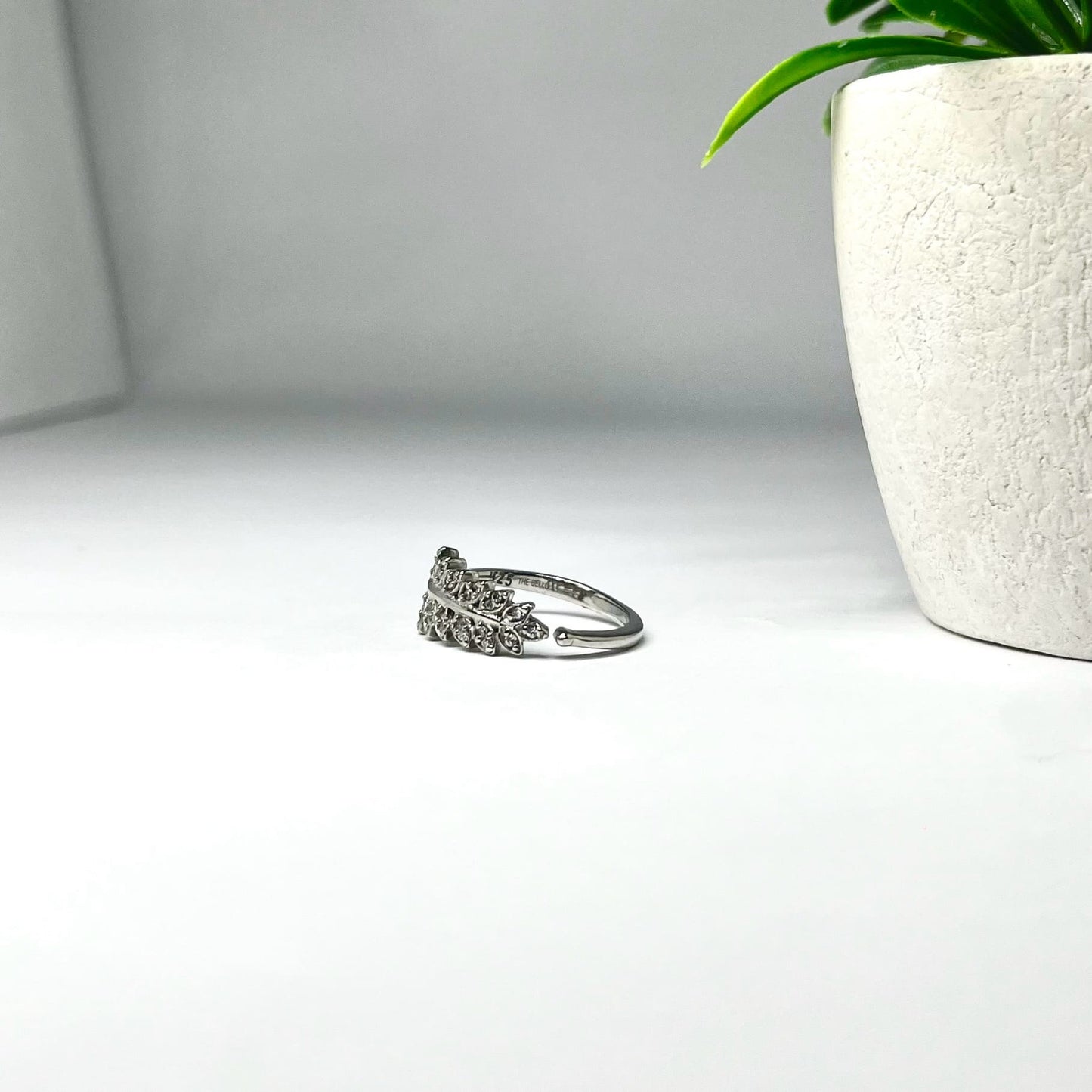 Silver Zirconia Leaf Ring