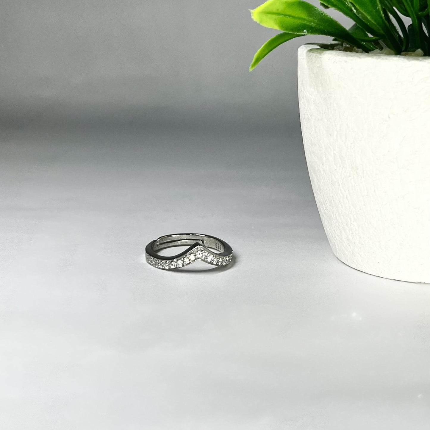 Vanki's Silver Elegant Ring