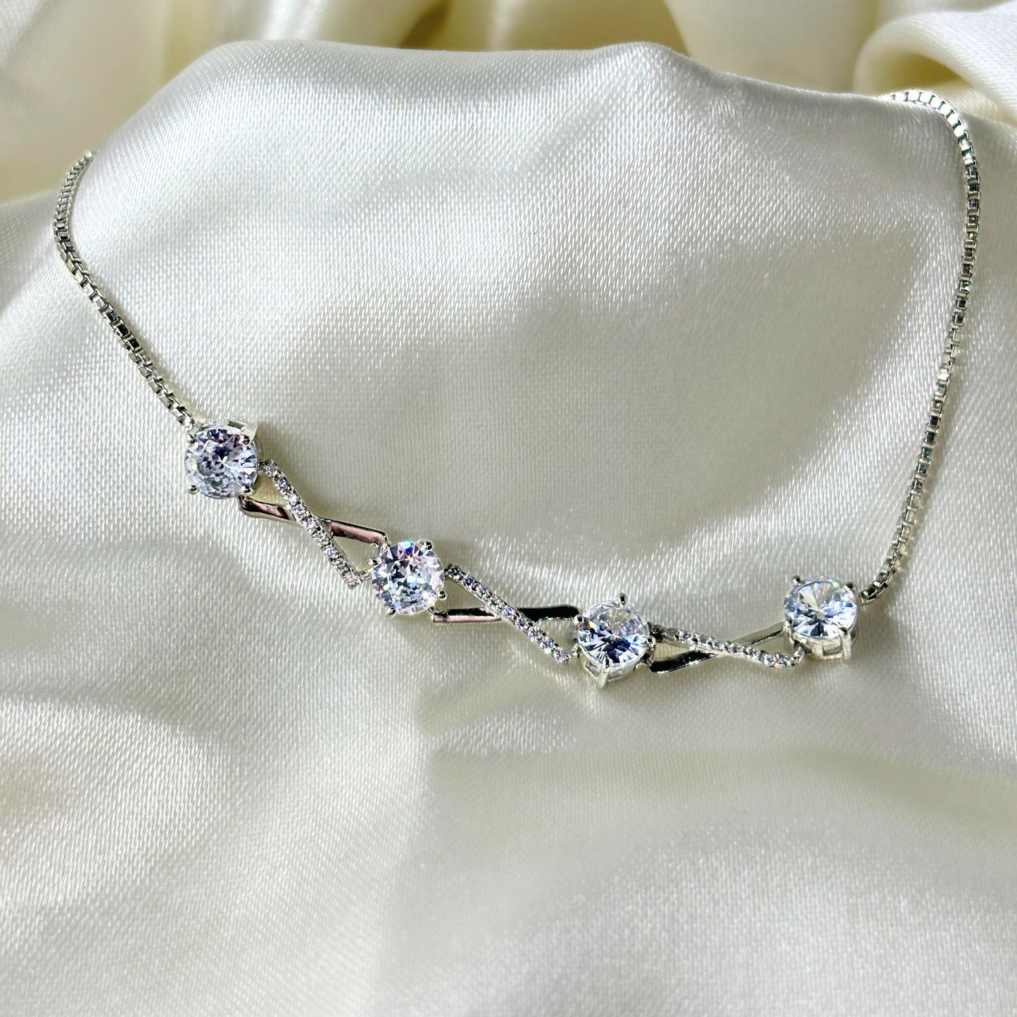 Silver Entangled solitaire Bracelet